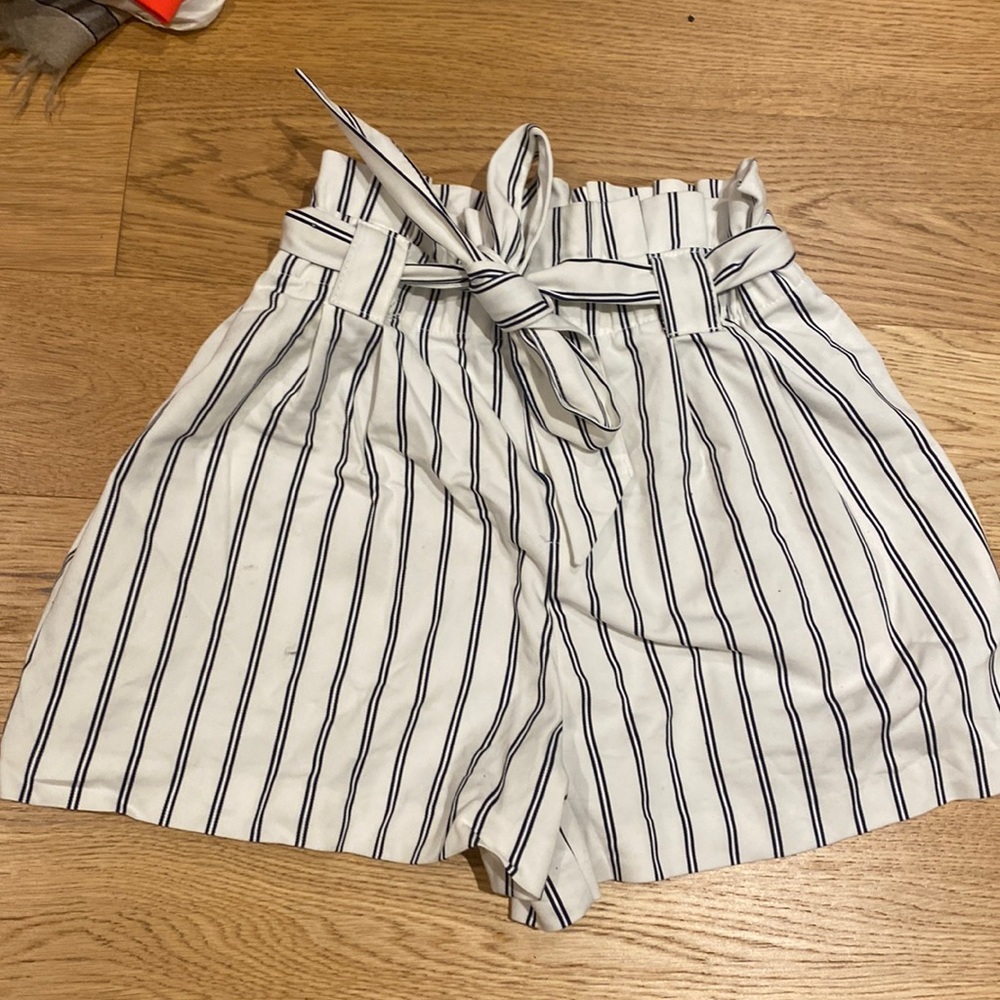 Paperbag Zara striped shorts with tie